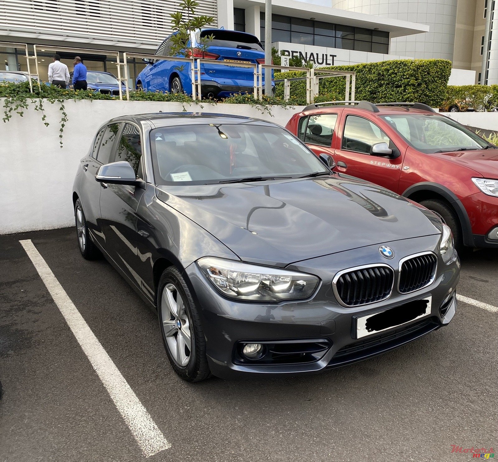 2018' BMW 1 Series 5 Door photo #1