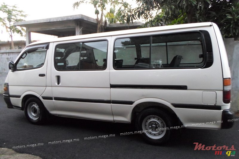 2000' Toyota Hiace photo #1