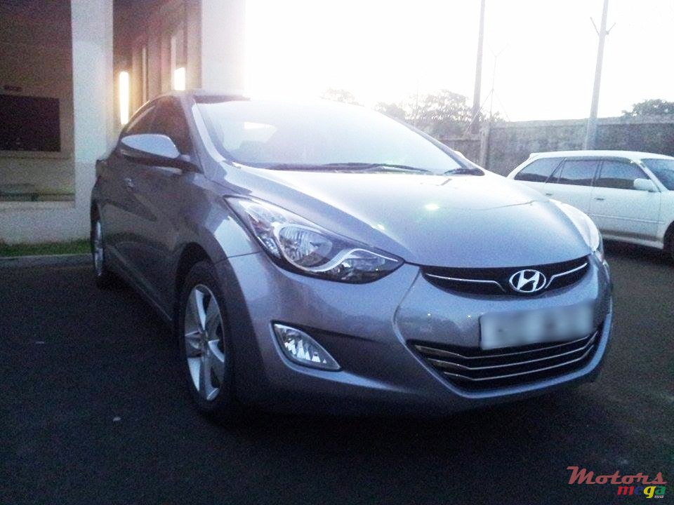 2012' Hyundai Elantra photo #1