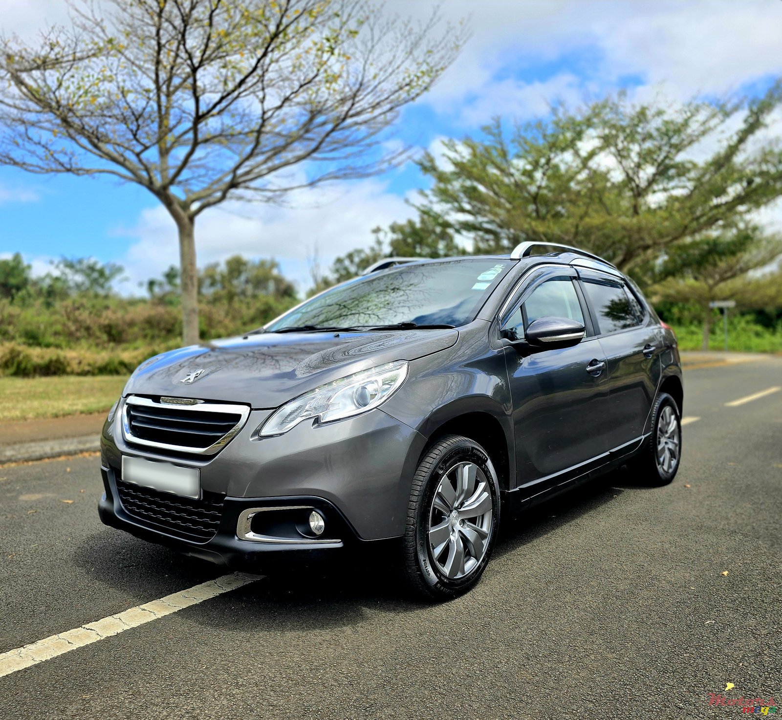 2016' Peugeot 2008 Allure Panoramic roof photo #5