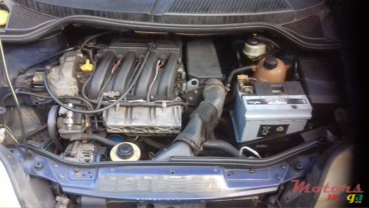 2002' Renault Scenic 1.4L ESSENCE photo #6