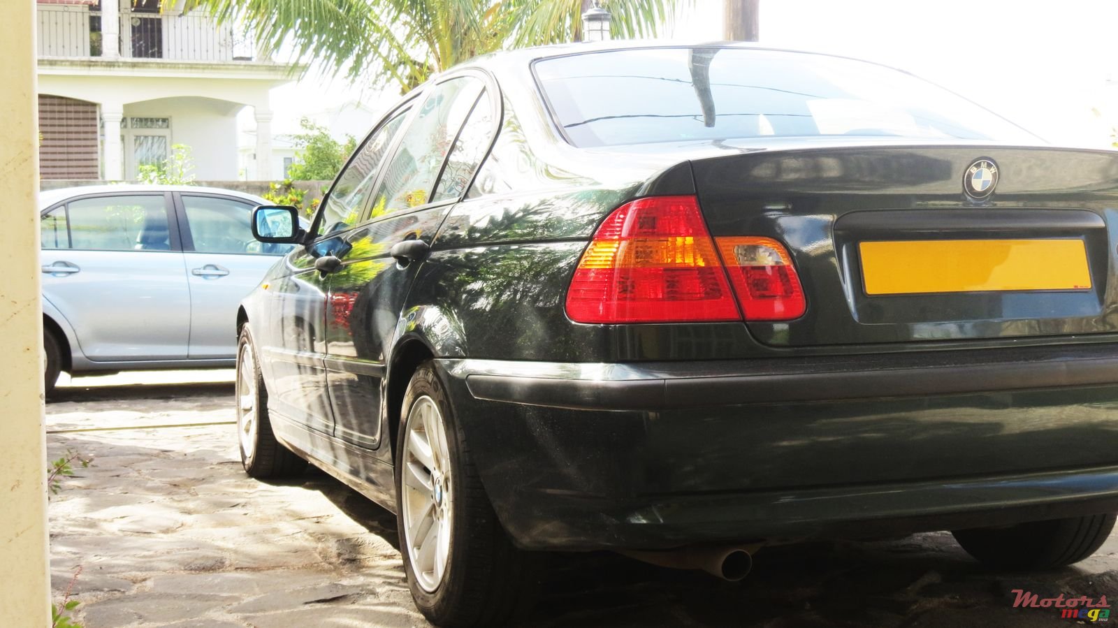 2005' BMW 318 photo #1