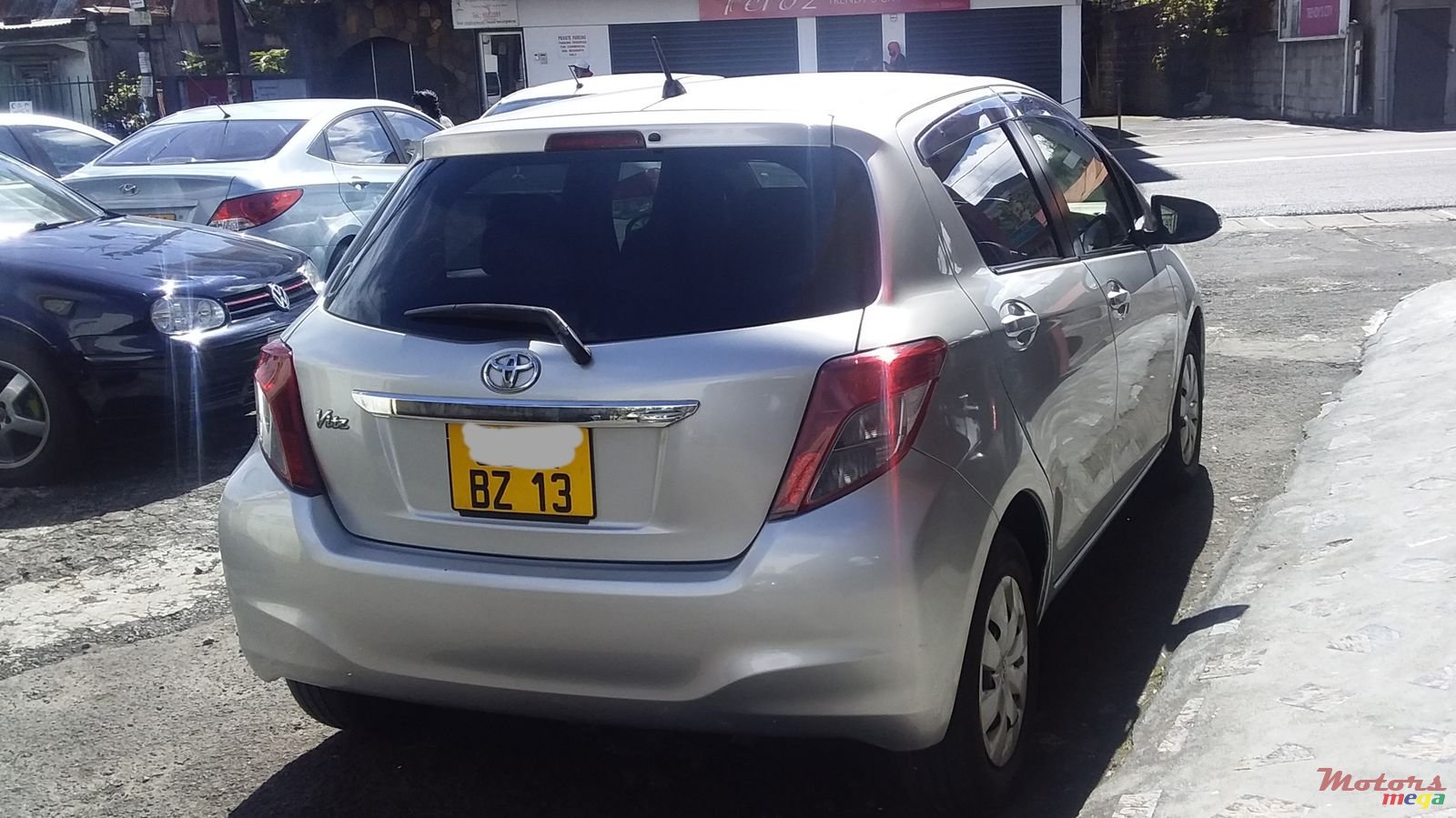 2013' Toyota Vitz photo #4