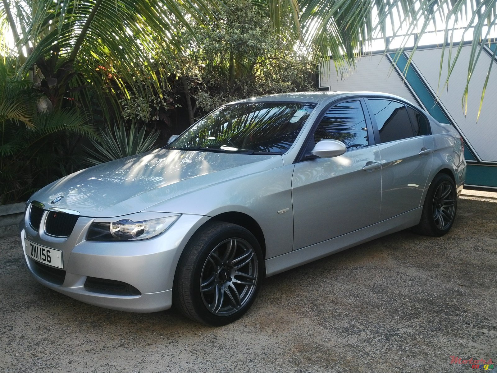 2007' BMW 316 photo #1