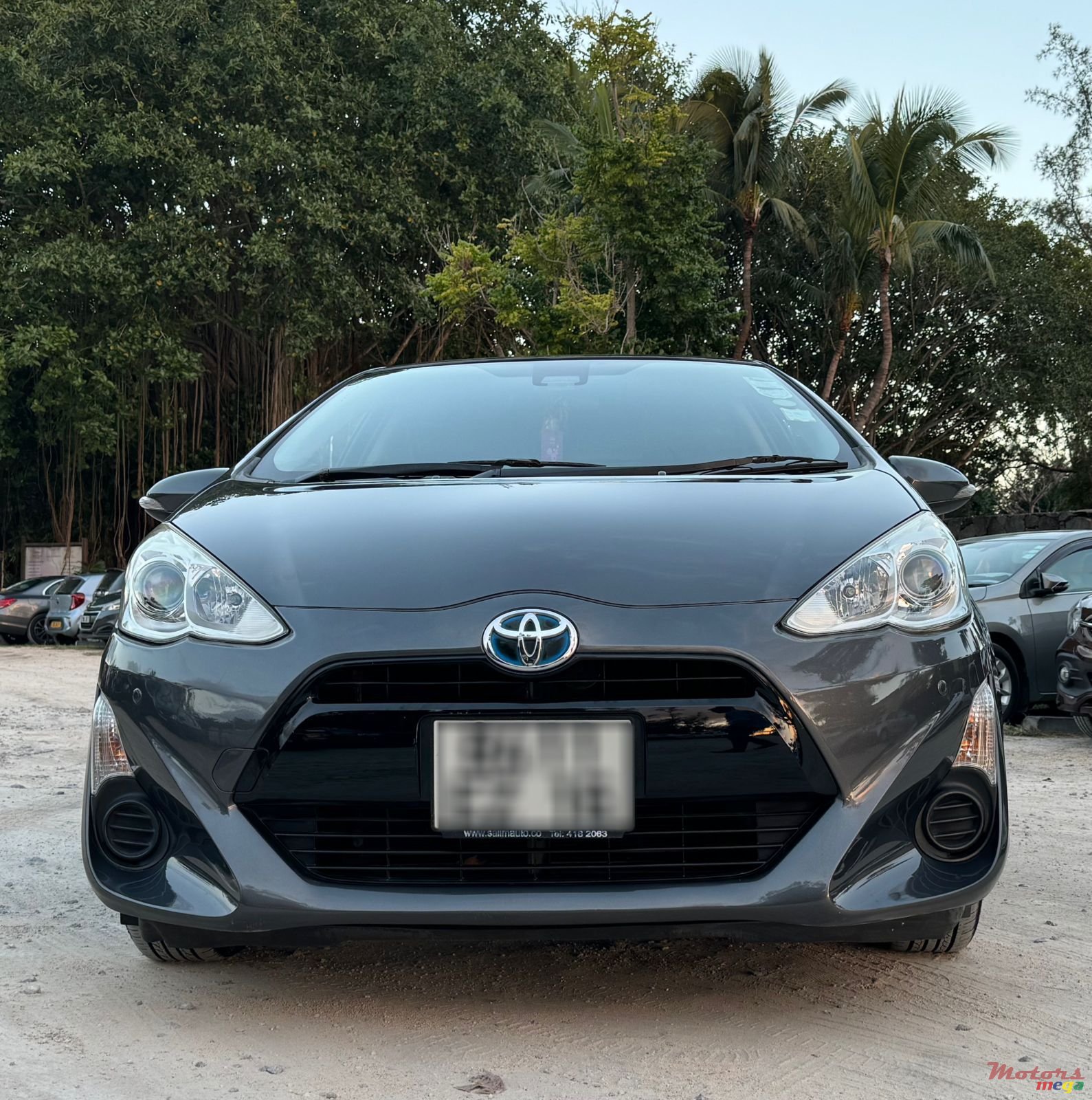 2016' Toyota Aqua photo #1