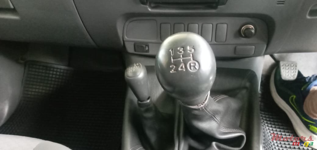 2013' Toyota Hilux photo #5