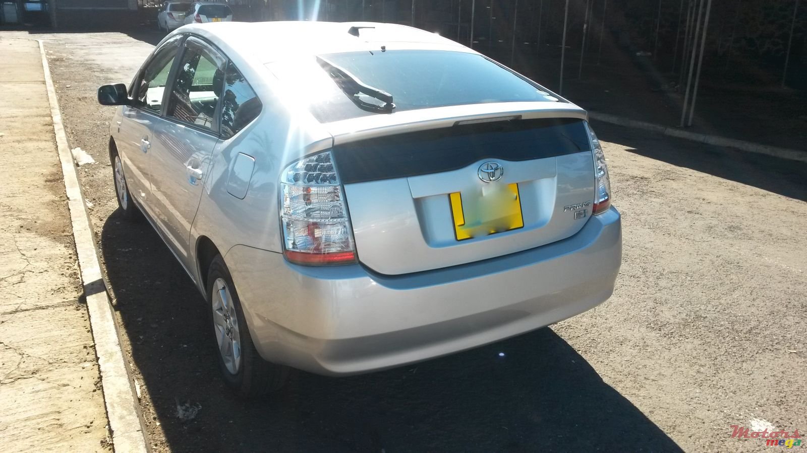 2008' Toyota Prius photo #3