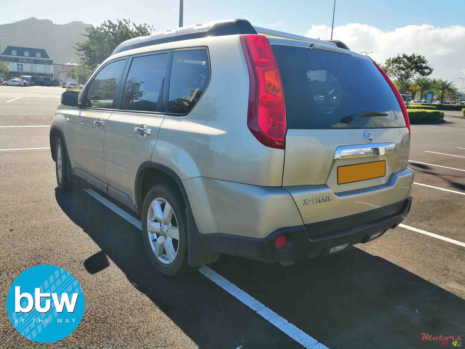 2011' Nissan X-Trail photo #2