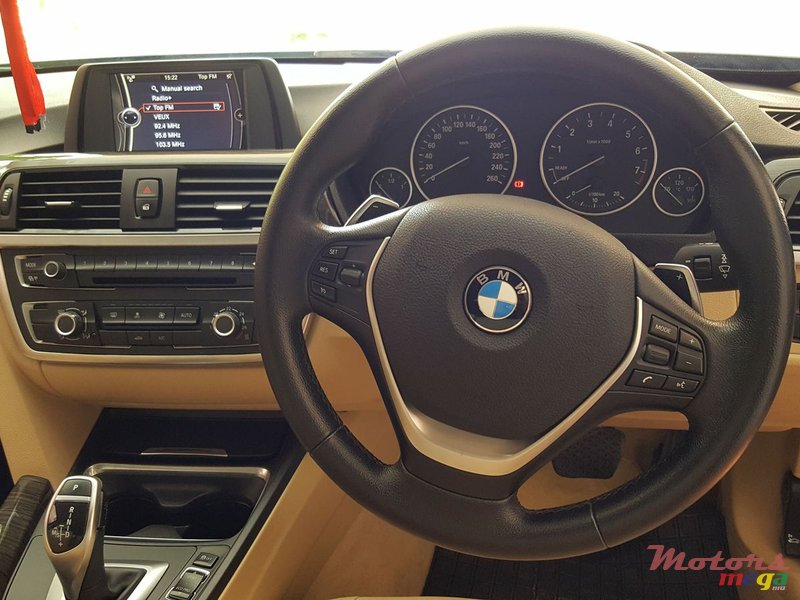 2012' BMW 320 photo #2