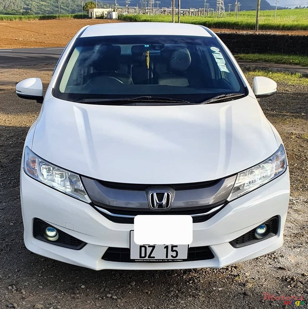 2015' Honda Grace Hybrid Full Option photo #2