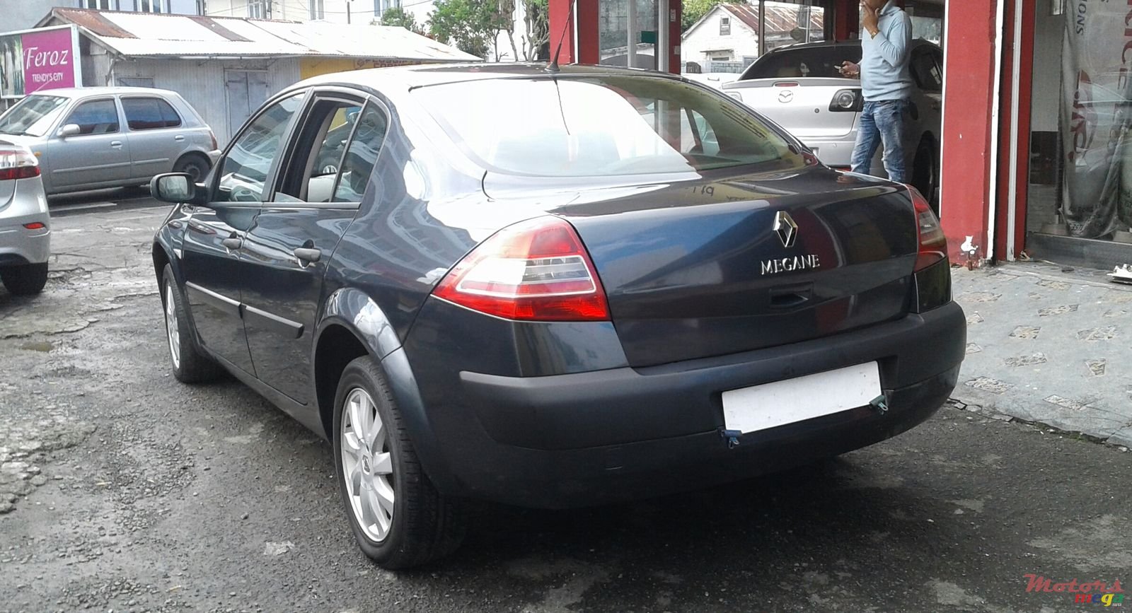 2008' Renault Megane photo #2