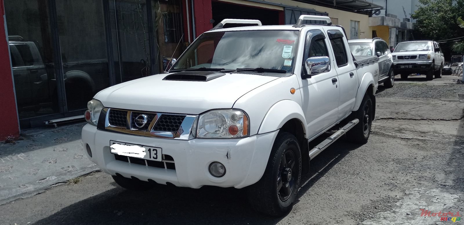 2013' Nissan Hardbody photo #2