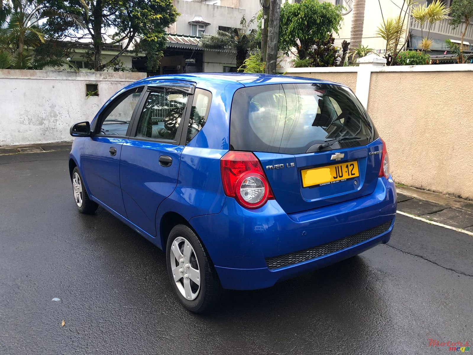 2012' Chevrolet Aveo LS photo #3