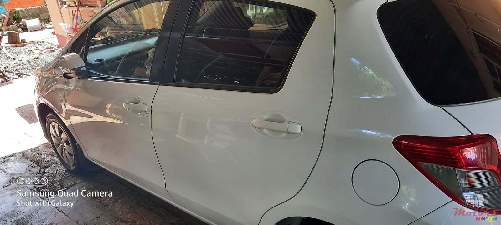 2011' Toyota Vitz 1328cc photo #6