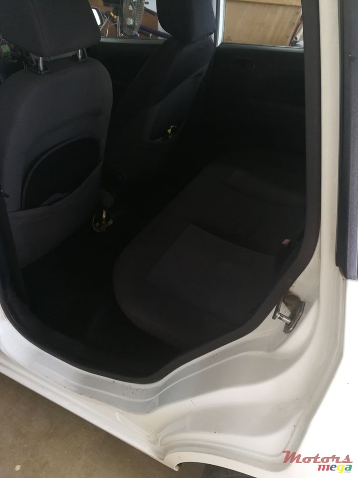 2007' Ford Fiesta photo #4