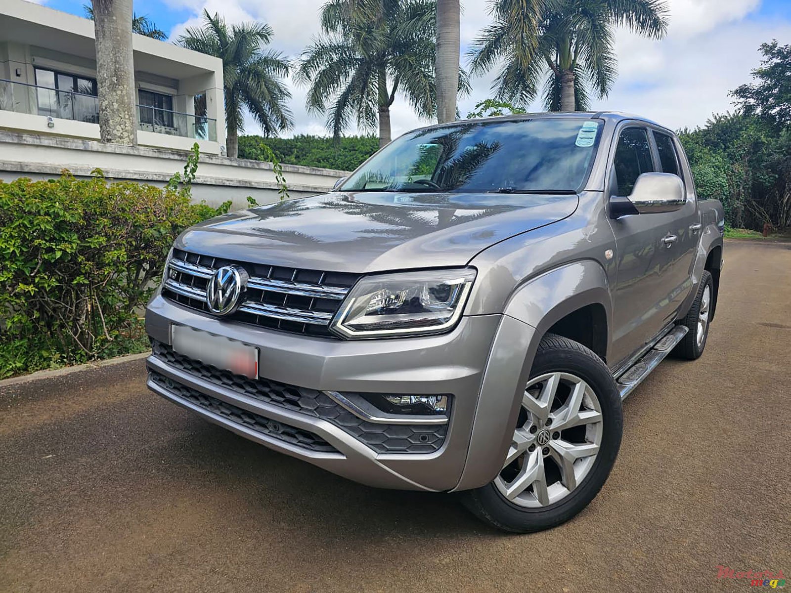 2018' Volkswagen Amarok 3.0 V6 TDI 4motion photo #1