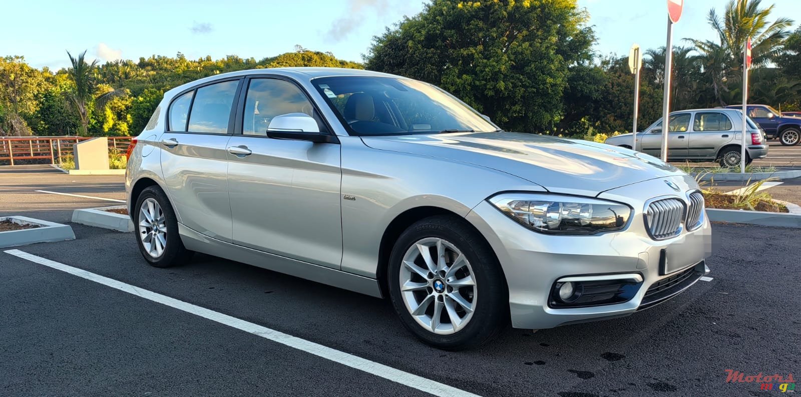 2016' BMW 118 photo #3