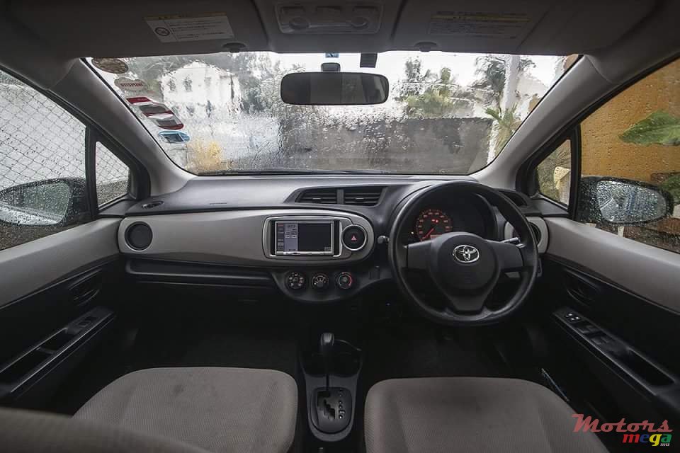 2011' Toyota Vitz new shape photo #3