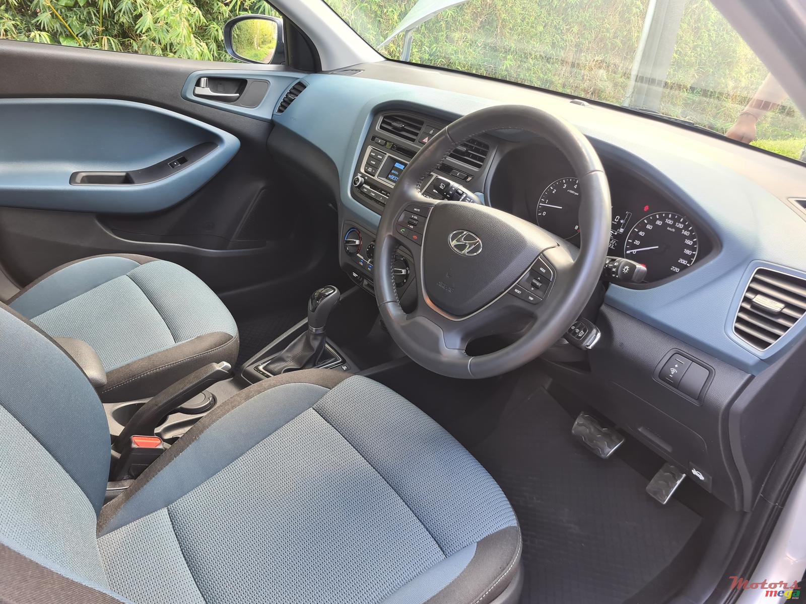 2017' Hyundai i20 Cross automatic photo #6