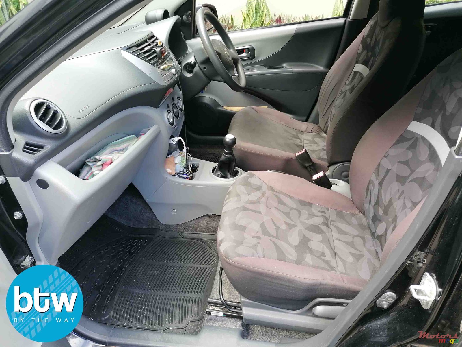 2011' Suzuki Celerio photo #5