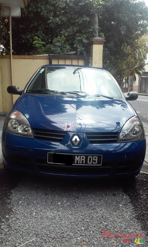 2009' Renault Clio photo #1