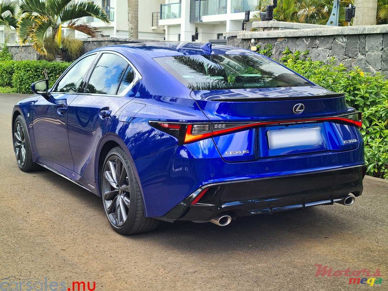2022' Lexus IS 300 h F-Sport 2.5 Hybrid photo #2