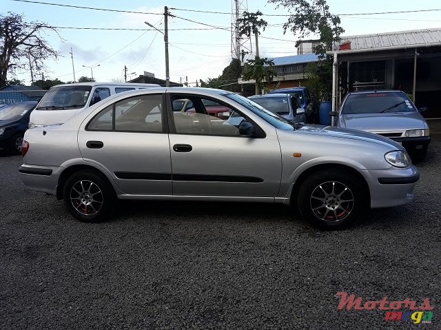 2001' Nissan N16 photo #4