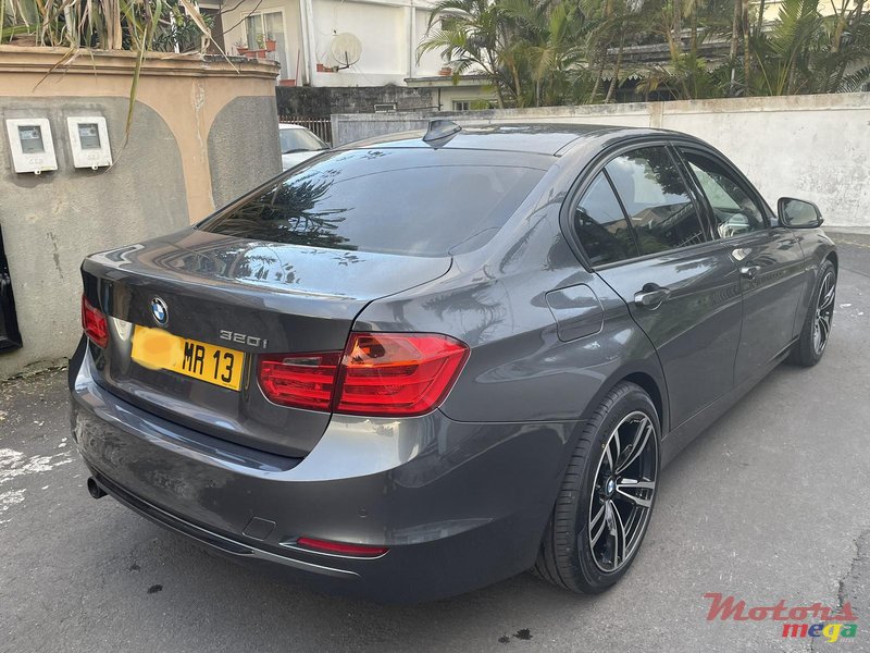 2013' BMW F30 320i photo #7