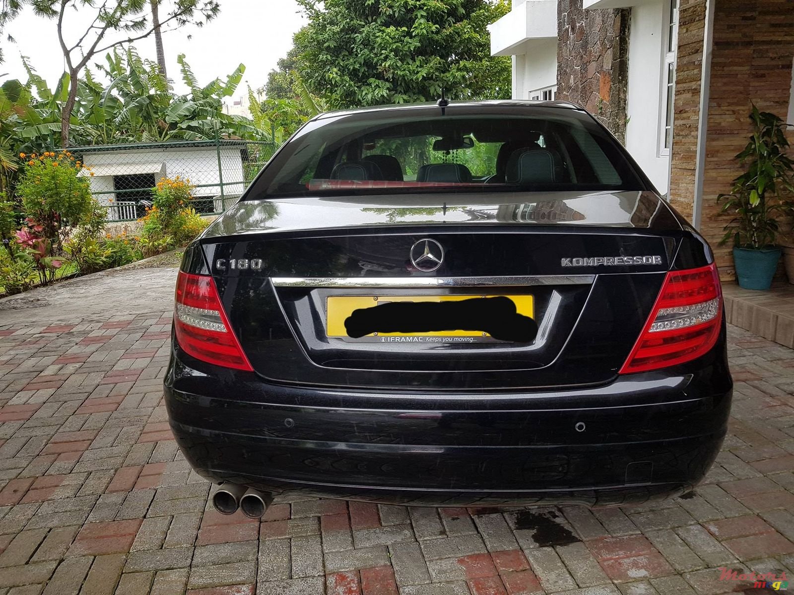 2011' Mercedes-Benz C-Class photo #4