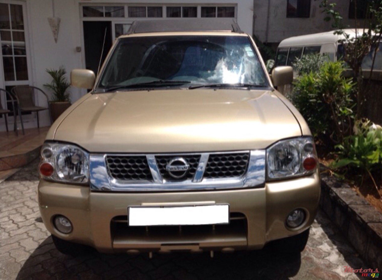 2009' Nissan photo #5