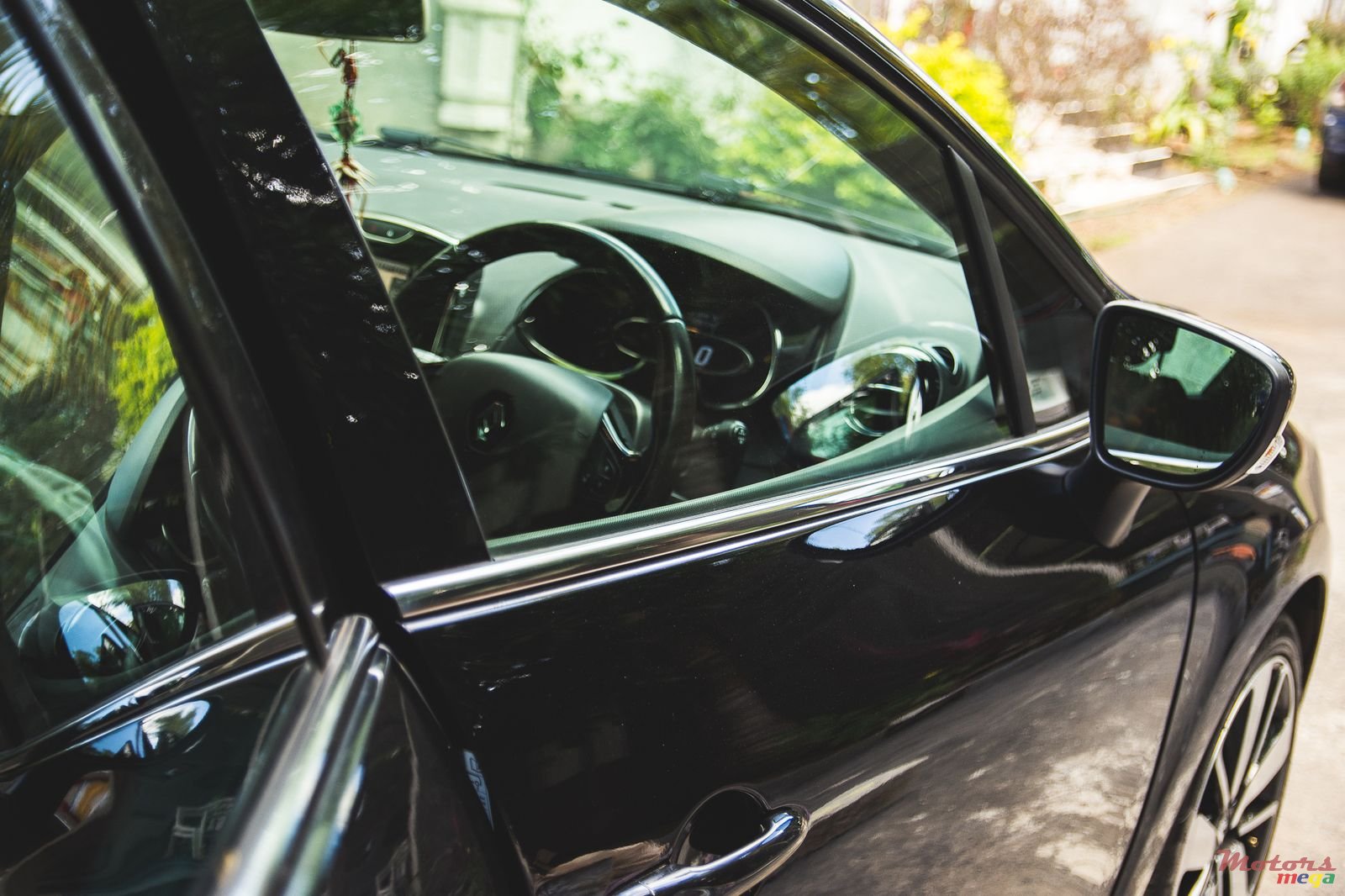 2015' Renault Clio photo #3