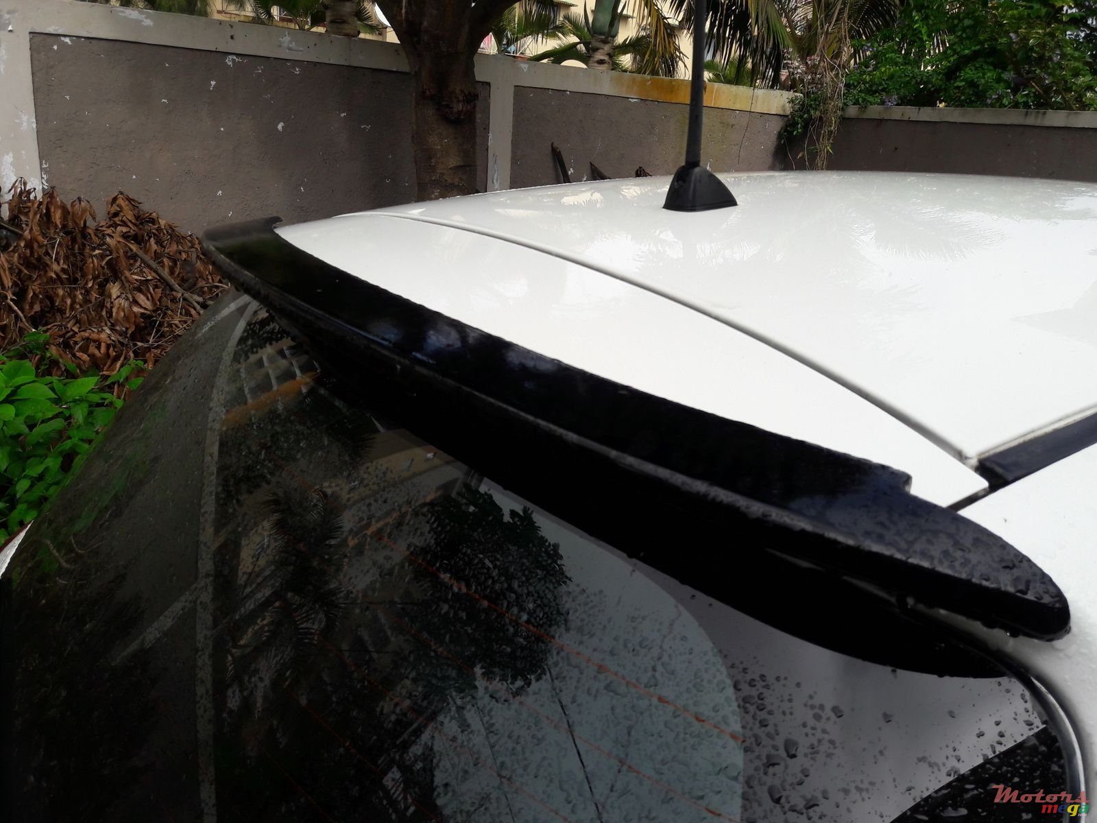 2009' Toyota Vitz Full options photo #4