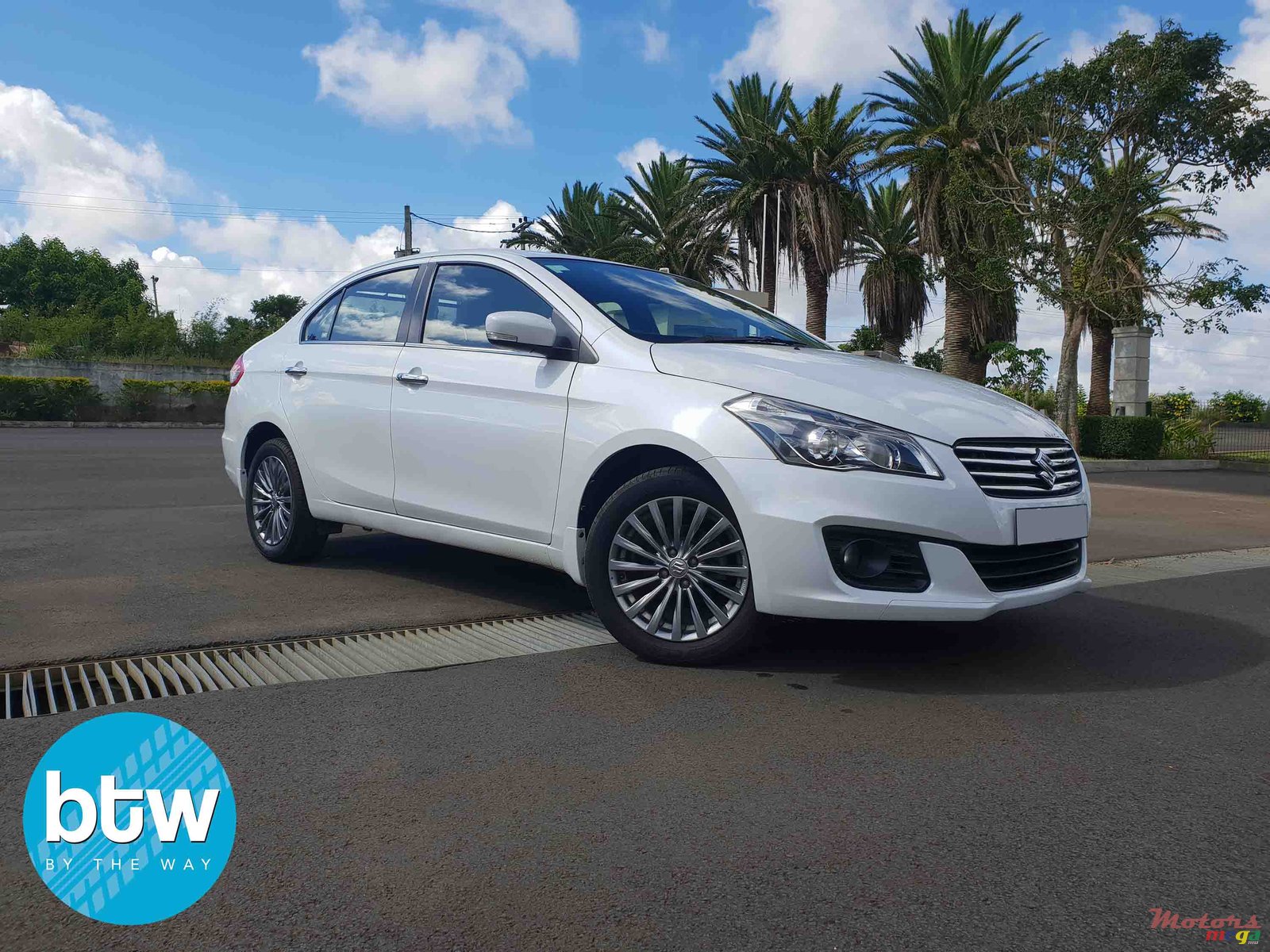 2016' Suzuki Baleno Ciaz photo #1