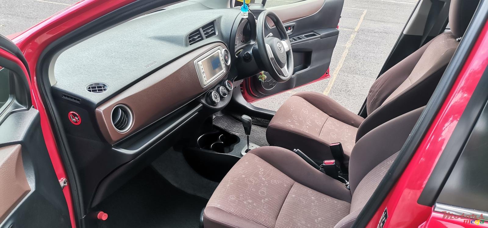 2011' Toyota Vitz Jewela photo #5