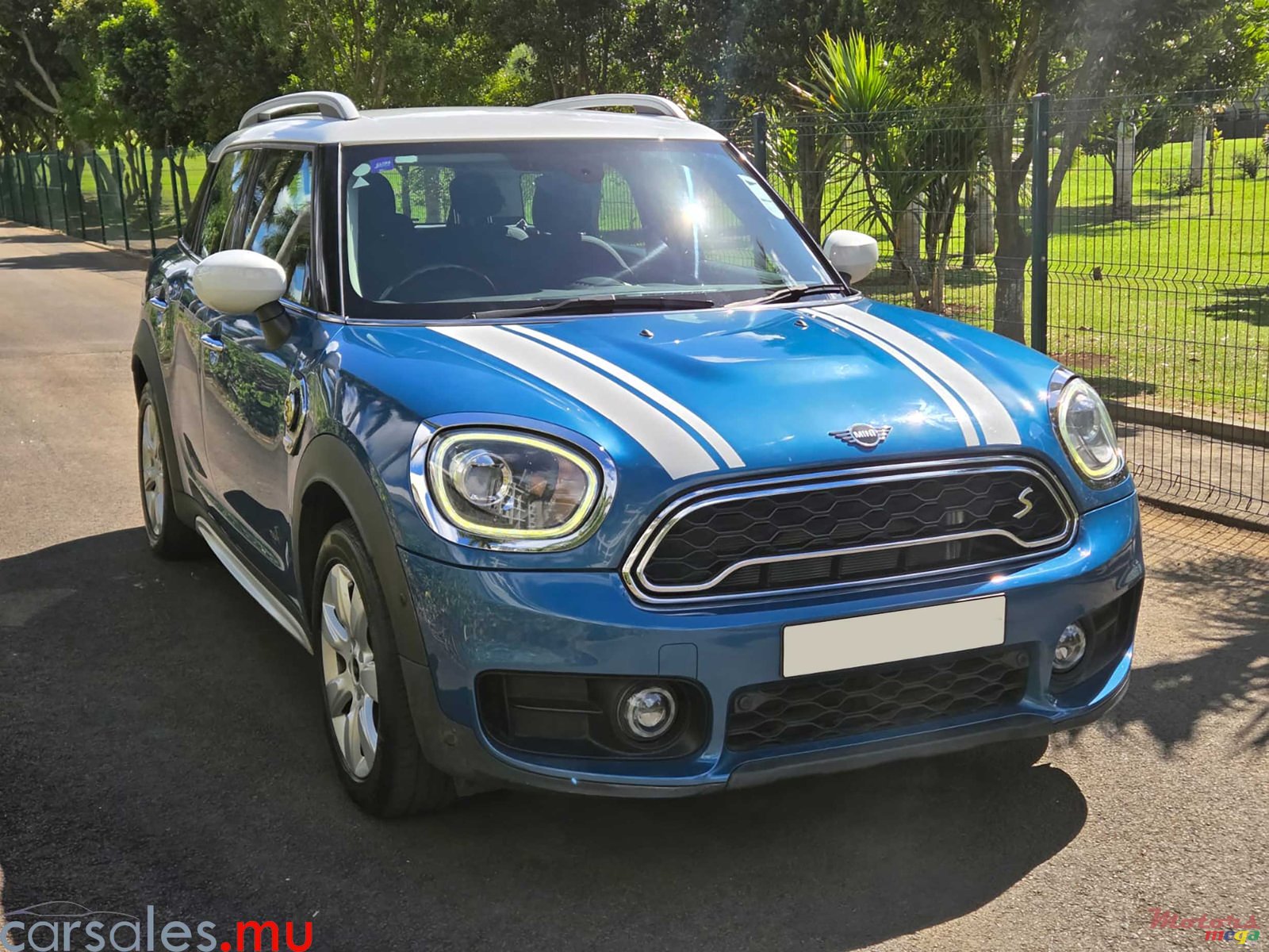 2020' MINI Cooper Countryman SE photo #2