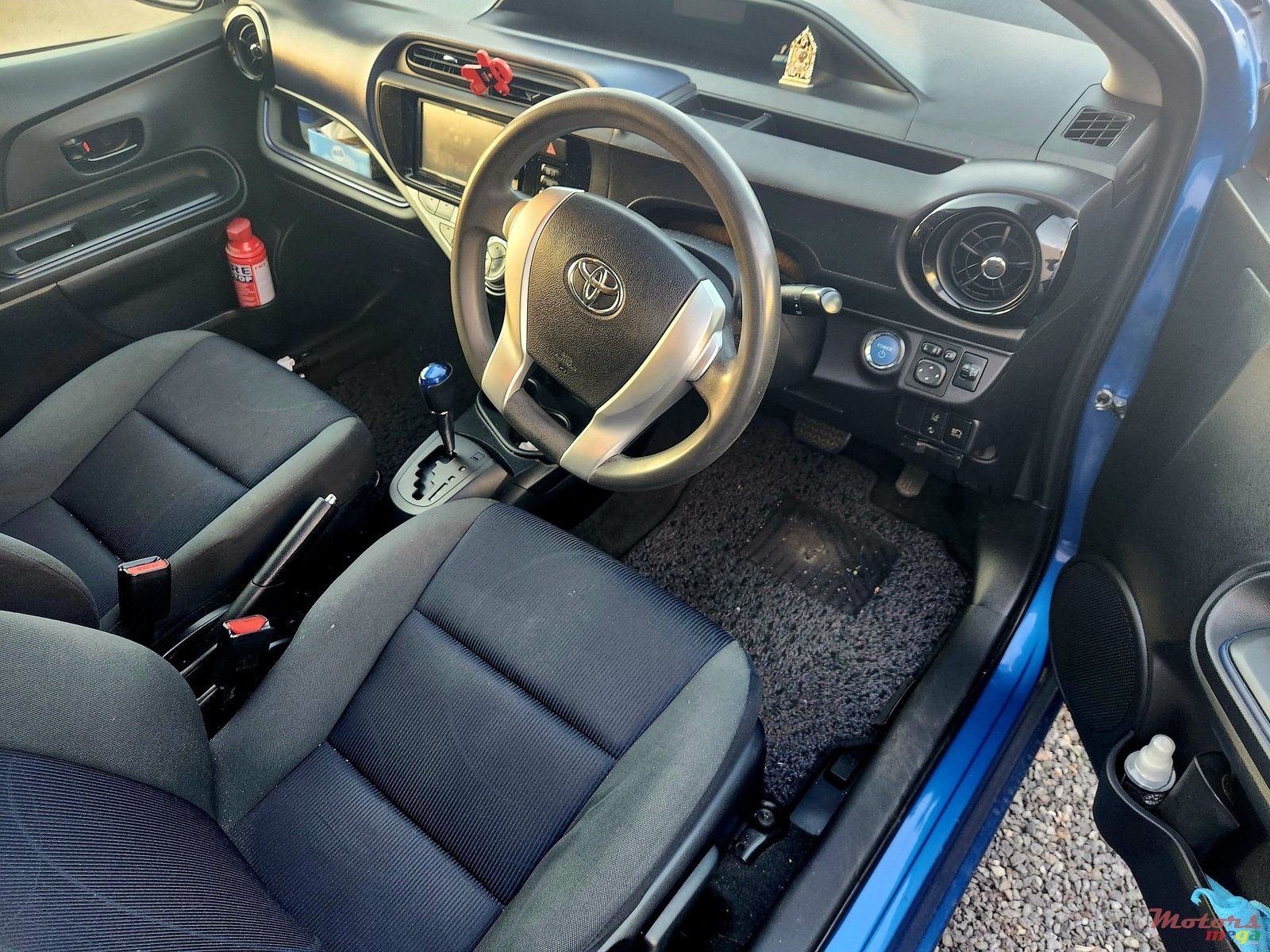 2016' Toyota Aqua photo #2