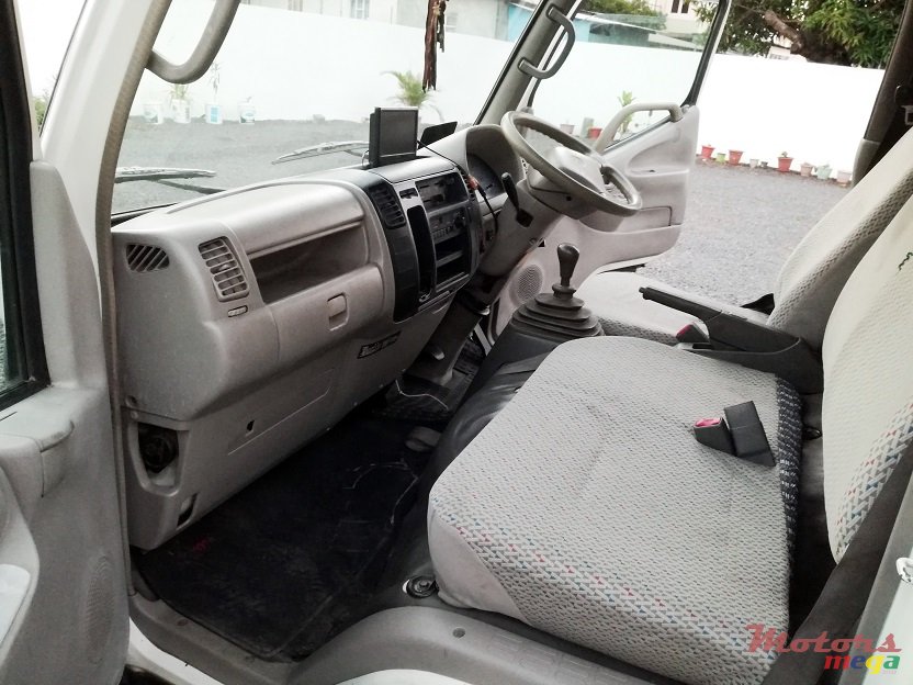 2005' Toyota Dyna Camionette 1.5T photo #4