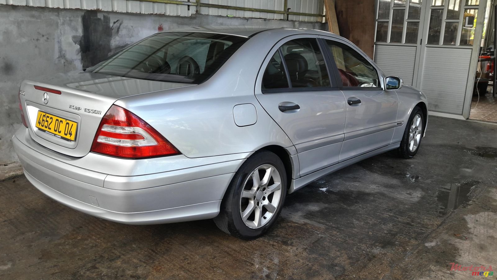 2004' Mercedes-Benz C-Class photo #1