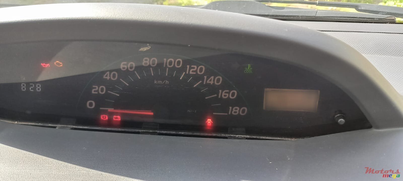 2006' Toyota Vitz photo #6