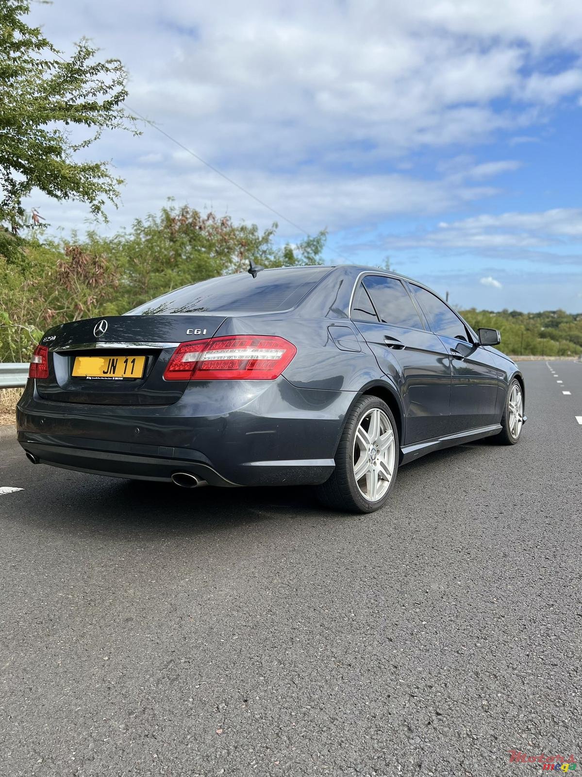 2011' Mercedes-Benz photo #3