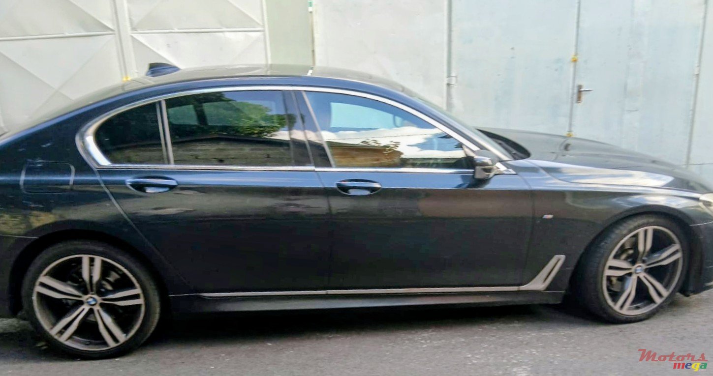 2016' BMW 730 photo #3