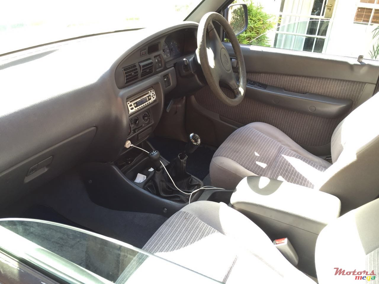 2001' Mazda B2500 photo #2