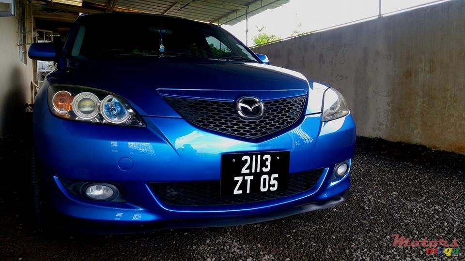 2005' Mazda 3 photo #1