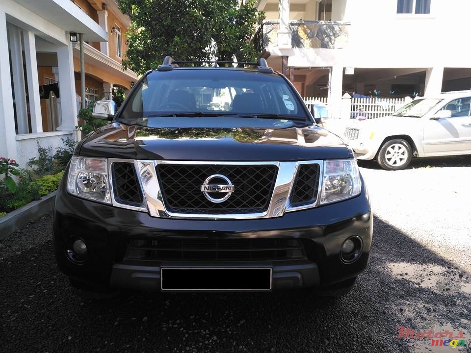 2010' Nissan Navara photo #1