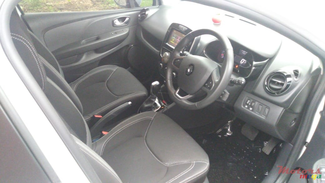 2017' Renault Clio photo #1