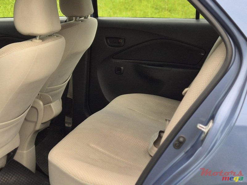 2008' Toyota Yaris photo #6