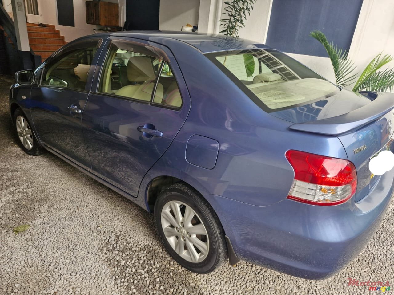 2013' Toyota Yaris photo #5