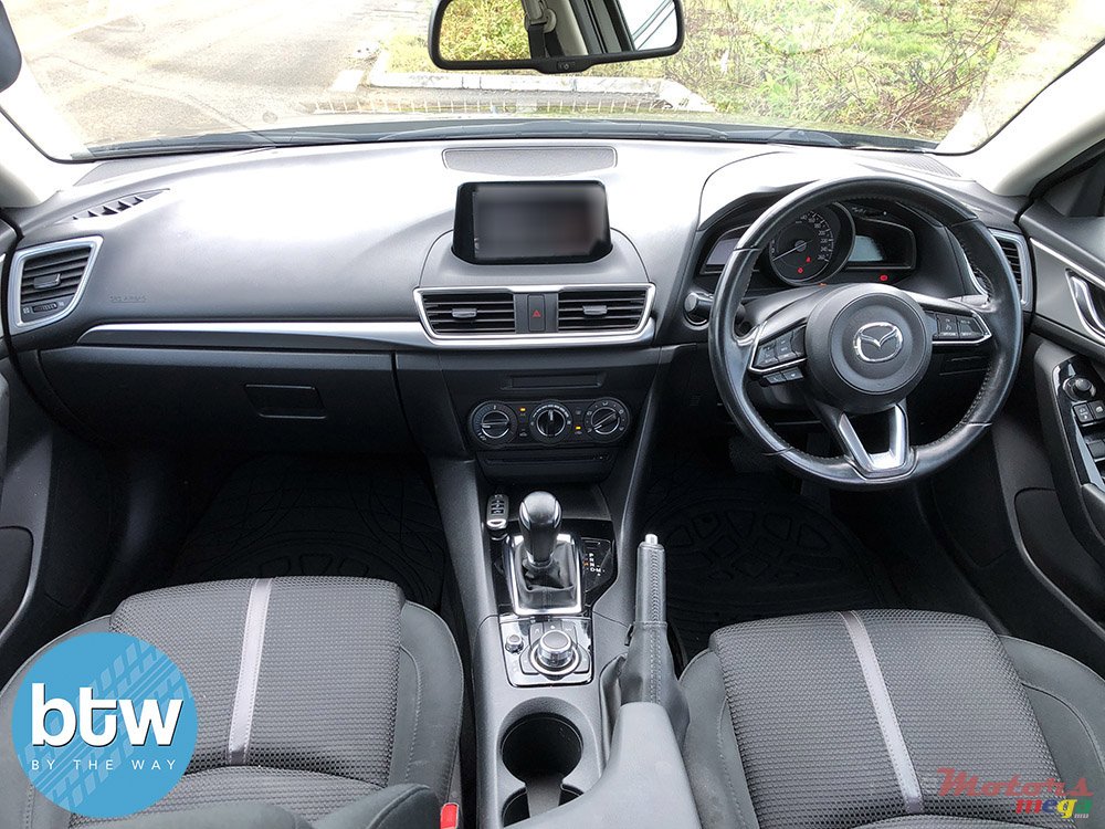 2018' Mazda 3 photo #6