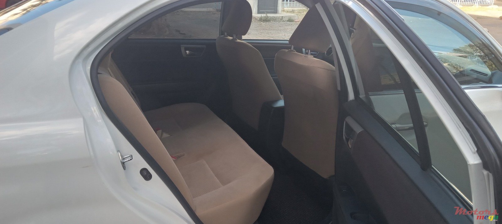 2013' Toyota Axio Corolla photo #6