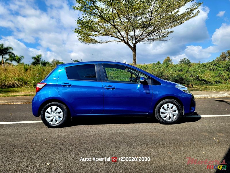 2017' Toyota Vitz photo #3